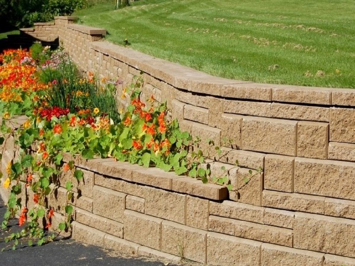 Allan Block Ashlar Blend Wall