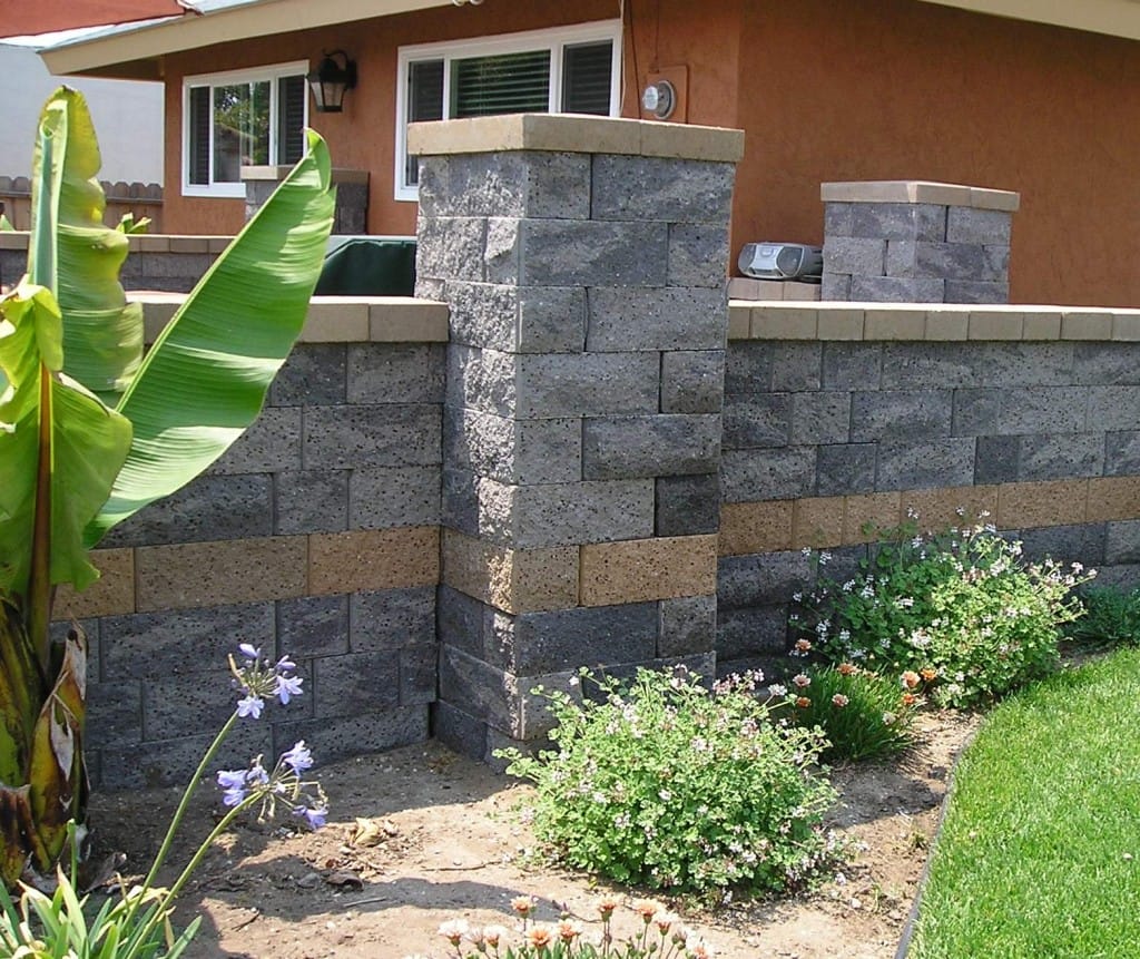 Courtyard - Wall+Post